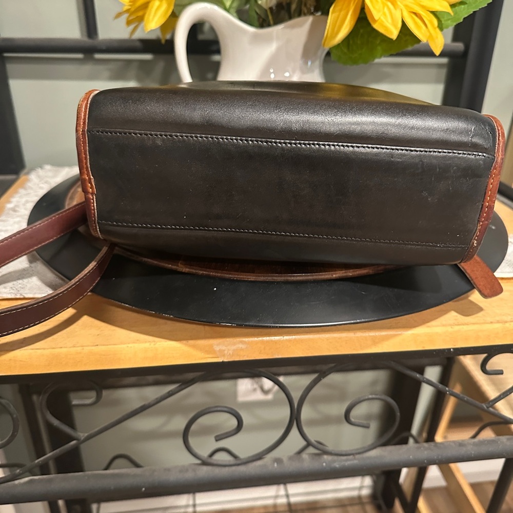 COACH Vintage 80s Turnlock Brown And Black Leather Spectator Bag with Brass - Picture 3 of 12